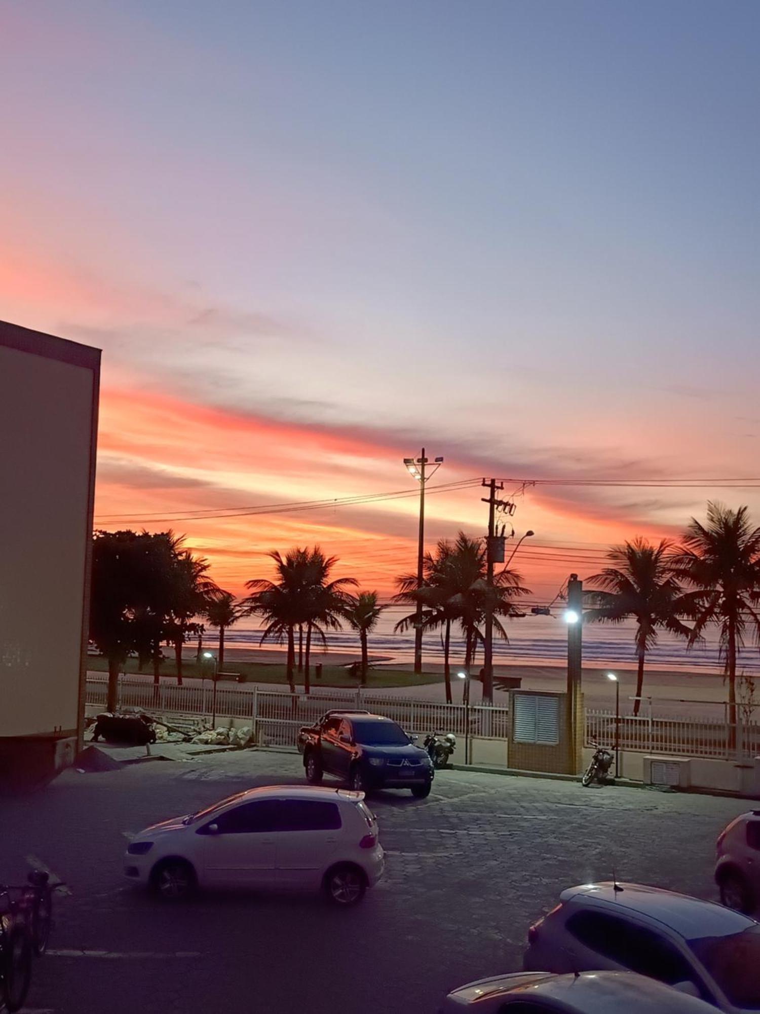 Kitnet Frente Pro Mar Em Vila Caicara, Portaria 24 Hs E Wifi Прая-Гранди Экстерьер фото