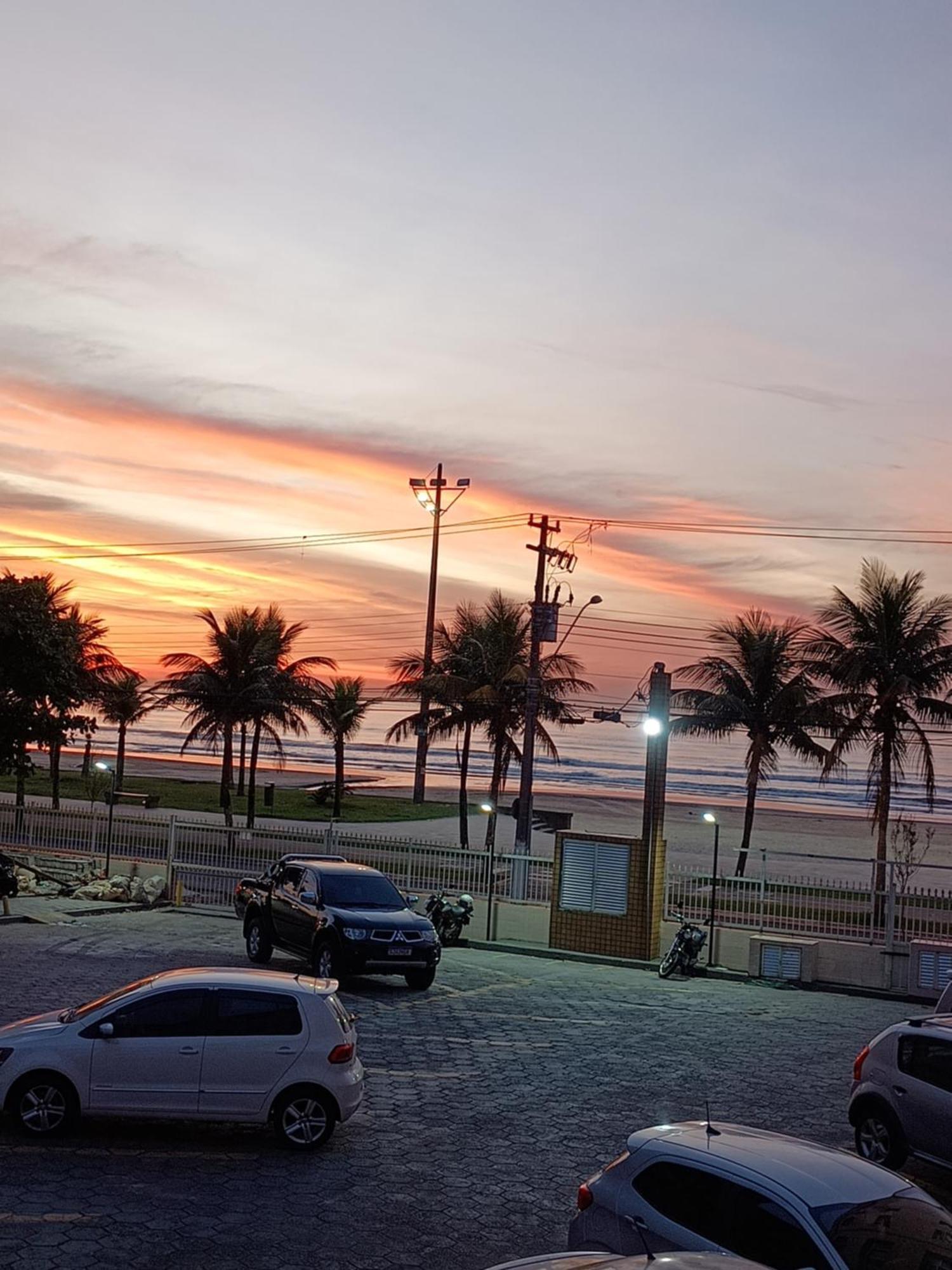 Kitnet Frente Pro Mar Em Vila Caicara, Portaria 24 Hs E Wifi Прая-Гранди Экстерьер фото