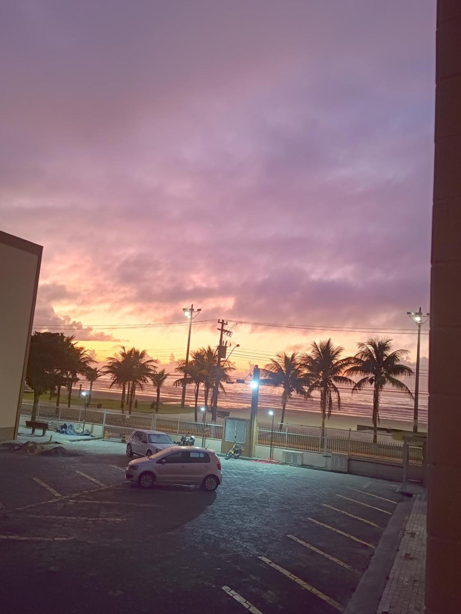 Kitnet Frente Pro Mar Em Vila Caicara, Portaria 24 Hs E Wifi Прая-Гранди Экстерьер фото